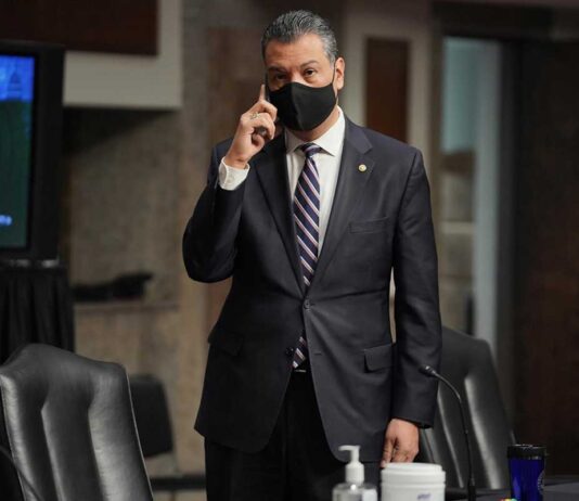 Proponen nuevamente enmendar ley de 1929 para abrir senda a la ciudadanía