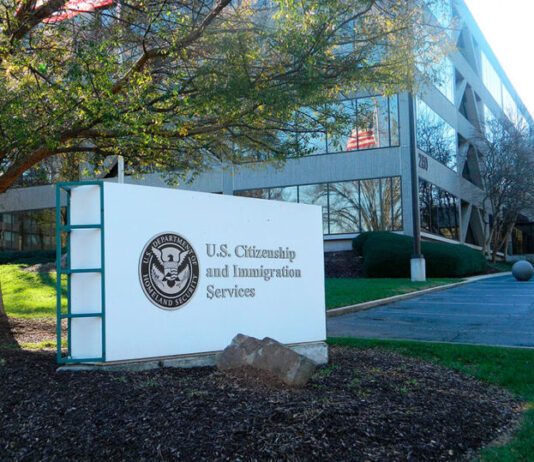 USCIS lanza reprogramación en línea de citas biométricas