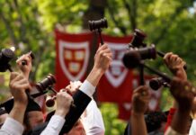 Latinos denuncian a Harvard por dar preferencia a hijos de antiguos alumnos
