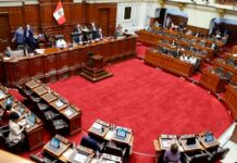 Los congresistas de Perú se suben de nuevo el sueldo