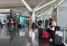 Desalojada terminal 8 del aeropuerto JFK de Nueva York tras incendio en escalera mecánica