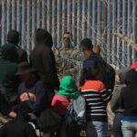Bloquean el plan de regularización de inmigrantes de Biden