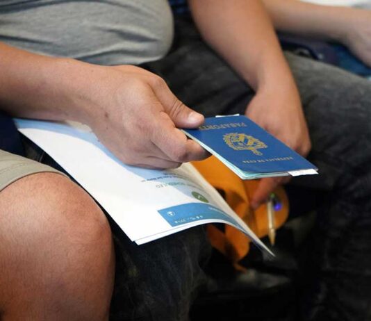 Inmigrantes en el sur de México ya pueden tramitar sus citas de asilo a través de CBP One