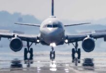 Ala de avión de Delta impacta contra la pista durante aterrizaje en LaGuardia