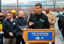 NYC DOT lanza piloto de estacionamiento nocturno para camiones