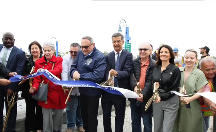 NYC DOT inaugura la renovación del Puente Peatonal de Ocean Avenue, en Brooklyn. Foto NYC DOT