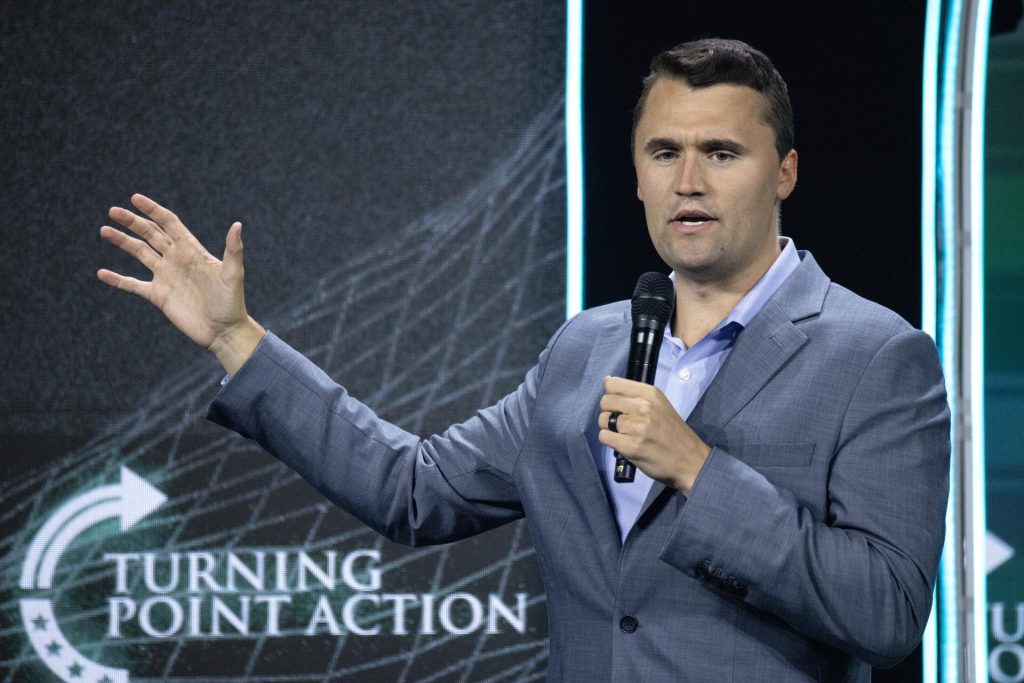 Charlie Kirk, la cara joven del movimiento MAGA, fallece luego de recibir disparos. EFE archivo