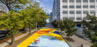 La Plaza de la Calle 29 exhibe uno de los murales de asfalto más grandes de la ciudad de Nueva York. Foto NYC DOT