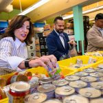 Hochul declara emergencia por recorte de ayuda alimentaria La gobernadora Kathy Hochul anuncia fondos para compra de alimentos para las familias que no recibirán SNAP por cierre del gobierno en Washington. Foto NYS