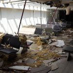 Aumenta cifra de muertos tras huracán Melissa en Jamaica Fotografía tomada de la cuenta en X @darylvazmp del ministro de Energía, Telecomunicaciones y Transporte de Jamaica, Daryl Vaz, de la zona de acceso 1-5 que fueron afectadas por el huracán Melissa en el aeropuerto internacional Sir Donald Sangsters en Montego Bay (Jamaica). EFE