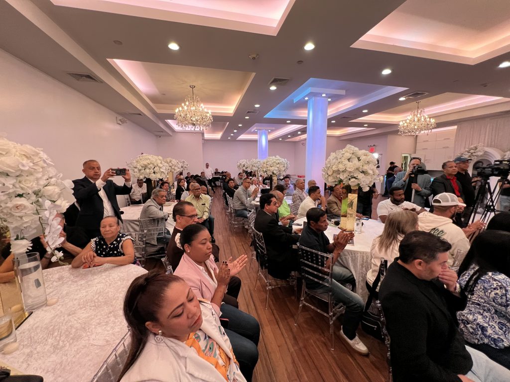 la comunidad dominicana estuvo presente en el foro de la Agenda Latina, en el alto Manhattan. Foto NYH