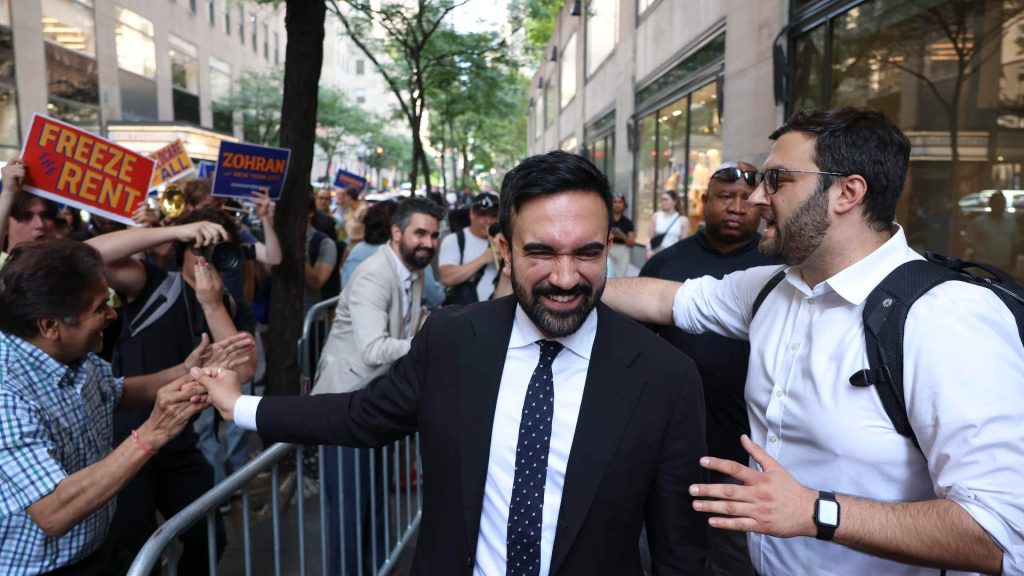 El alcalde electo Zohran Mamdani logra la victoria y la ovacion de miles de neoyorquinos. Foto social media ZM