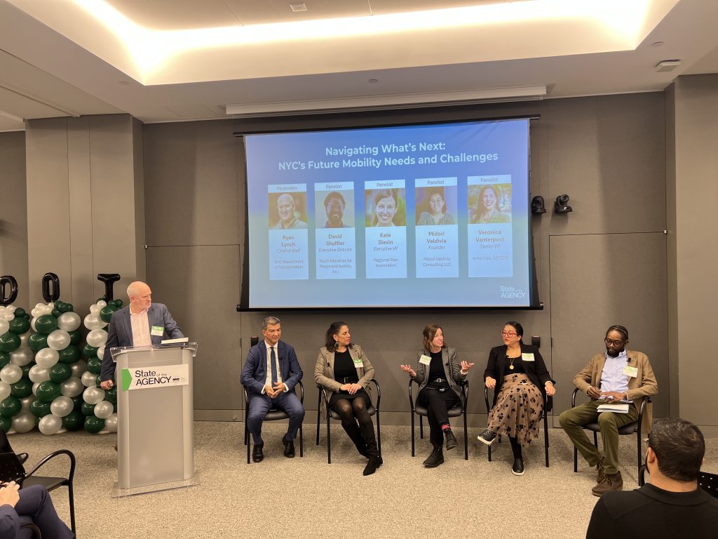Luego de la presentación de su informe sobre el estado de NYC DOT, el comisionado Rodriguez dirigió un panel con funcionarios y expertos en transporte, sobre el futuro y los retos de la agencia. Foto: NYH