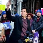Manifestantes exigen la liberación de empleado del Concejo