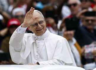 Papa León XIII desafía críticas de Trump