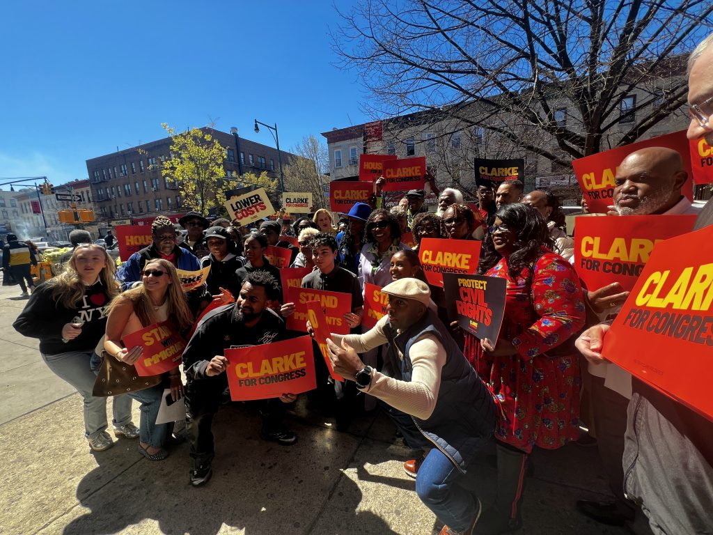 Miembros de la comunidad participaron en el evento en Brooklyn. Foto: NYH
