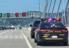La policía estatal y local realizan un operativo en las autopistas para detectar placas falsas y conducción peligrosa. Foto NYSTA