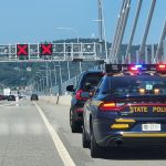 La policía estatal y local realizan un operativo en las autopistas para detectar placas falsas y conducción peligrosa. Foto NYSTA