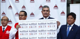 ONPE realiza prueba de color e impresión de cédulas para segunda vuelta. Foto Agencia Andina Editora Peru.