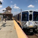 Inicia huelga del LIRR y dejará varados a miles de pasajeros Trenes del Long Island Rail Road (LIRR) operan en Nueva York mientras continúan las negociaciones entre sindicatos y la MTA para evitar una posible huelga que afectaría a miles de pasajeros. Foto: MTA / Long Island Rail Road