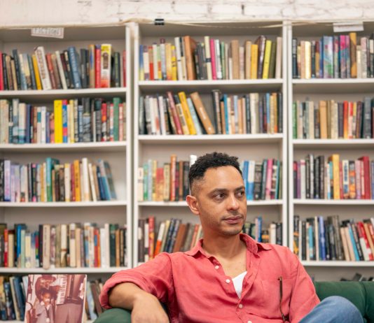 Francis Mateo: historias entre dos mundos Francis Mateo en entrevista cultural