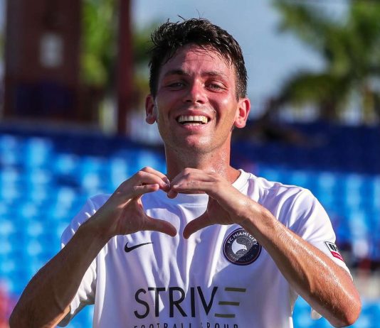 ICE detiene a un futbolista argentino El ICE detiene a un futbolista argentino