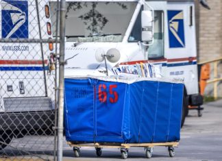 Piden bloquear norma del Servicio Postal sobre voto por correo Organizaciones civiles presentan demanda contra USPS por norma de voto por correo.