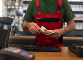 Tiendas de barrio y supermercados boicotean el plan de tiendas municipales de Mamdani