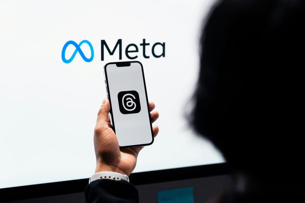 Meta acuerda pagar $17,100 millones y aplicar límites de uso en redes sociales para proteger a menores