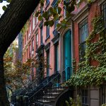 Juez frena impuesto a segundas residencias en Nueva York