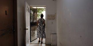 Caso La Jornada: pagaron por ayuda migratoria y hoy cuestionan el manejo de sus casos Migrantes en Queens buscan ayuda legal