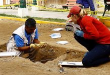 Un cementerio revela la historia afroperuana Investigación del antiguo cementerio de La Quebrada en San Luis de Cañete, Perú.