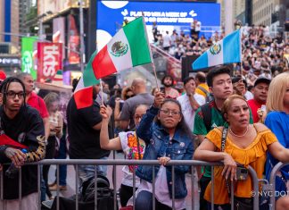 Flyer de Latinos in Times Square 2026 en Nueva York
